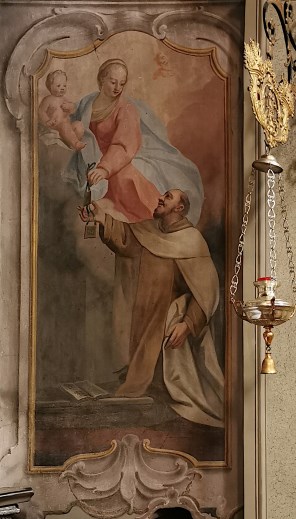 성 시몬 스톡에게 스카풀라를 주는 동정 마리아_photo by Kaitu_in the Sanctuary Church of Beata Vergine del Carmelo in Montevecchia_Italy.jpg
